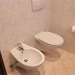 Lakefront 1br Garden Access تْشيما