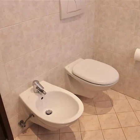 Lakefront 1br Garden Access Кима